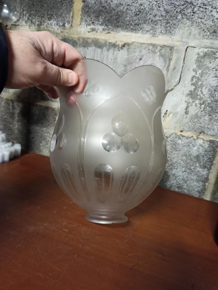 Grand globe ancien en verre taillé pour lampe à pétrole - Photo 4/4