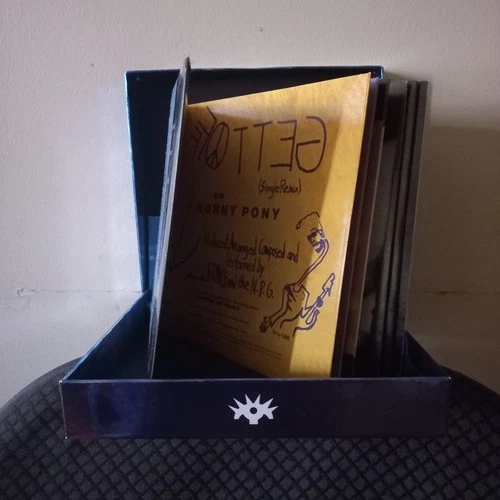 SOLD OUT LIMITED ED. PRINCE DIAMONDS and PEARLS 7 in. SINGLES BOX SET Numbered