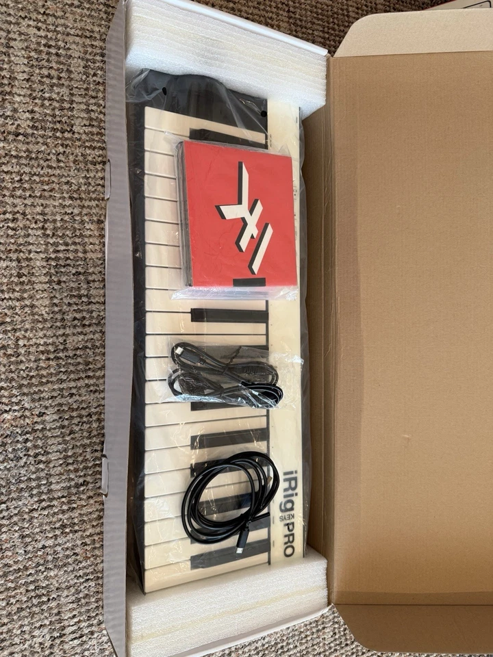 IK Multimedia iRig Keys 37 Pro + SampleTank 3 - Bild 2 von 4