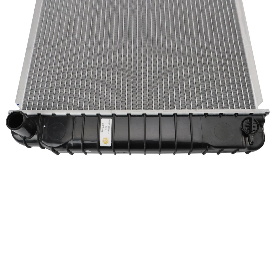 Radiator For 2003-2014 Chevrolet Express 1500 2500 GMC Savana 1500 2500 - Imagem 3 de 4