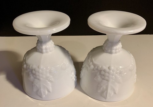 2 Colony Harvest Milk Glass Footed Goblet Cups Grapes Leaves Vintage - Picture 14 of 15