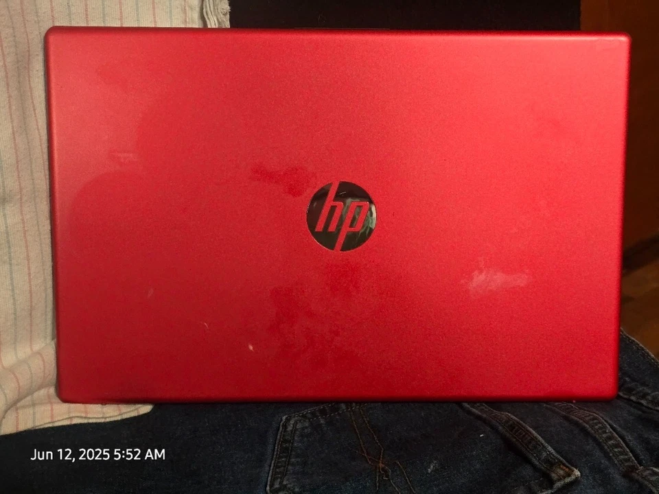 Portátil HP 15-FD0083WM 15,6" (128 GB SSD Intel Pentium N200 1,1 GHz 4 GB RAM) - Rojo Foto 2 de 4