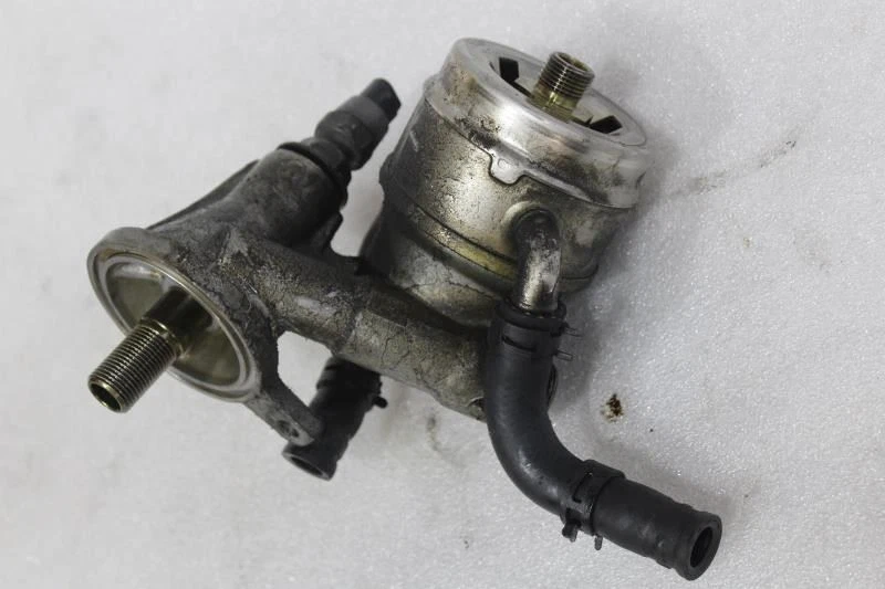 Carcasa filtro aceite motor Lexus IS300 2001 2002 2003 2004 2005 Foto 2 de 4