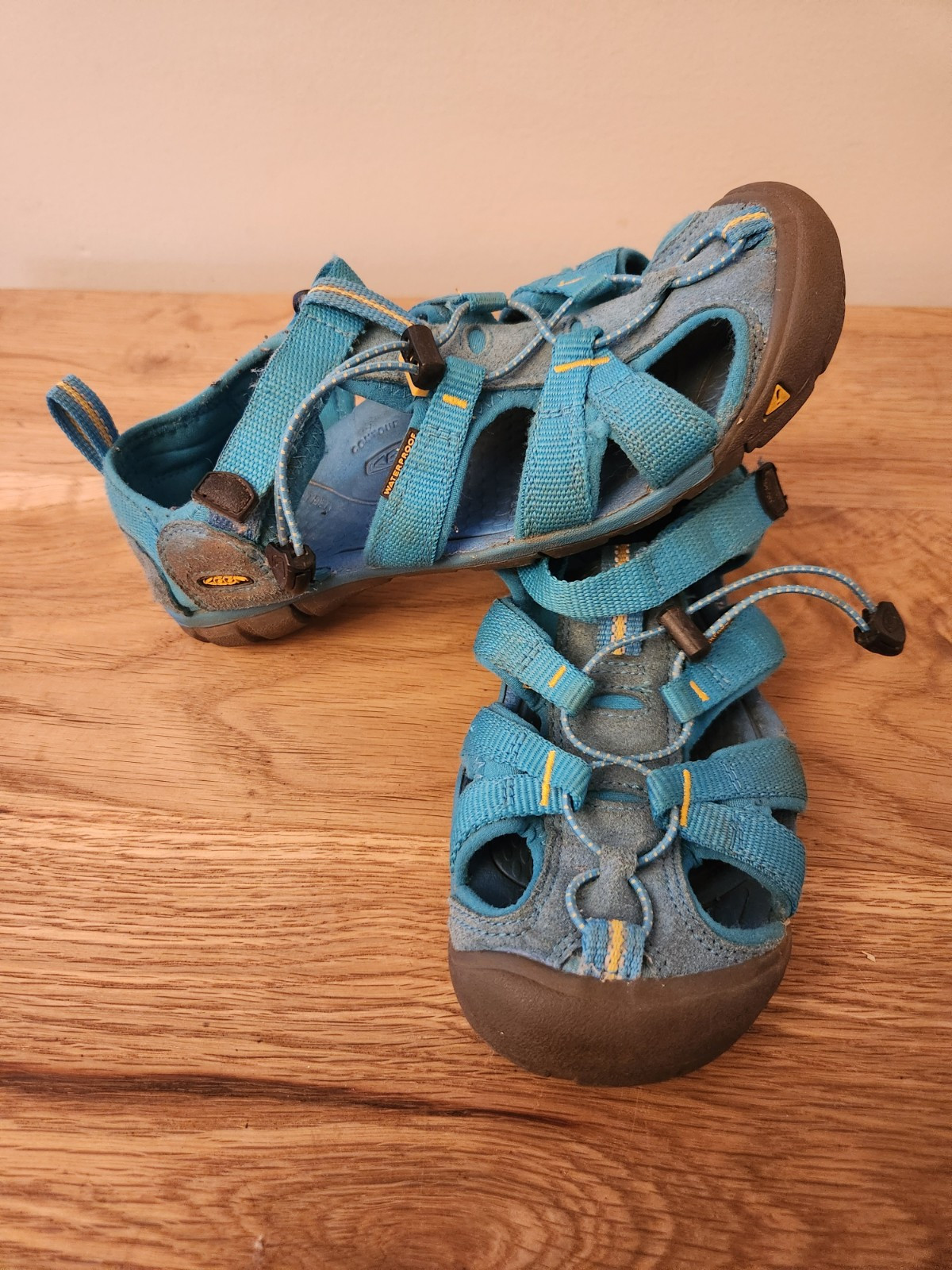 Sandali da acqua Keen impermeabili Newport da ragazzo taglia 3 blu giovani scarpe outdoor