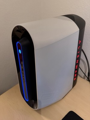 Alienware Aurora R9 I9 9900 9 Gen. mit OVP und Wasserkühlung + Maus und Tastatur