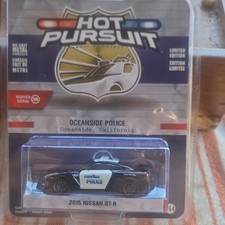 GreenLight Hot Pursuit 1:64 2015 Nissan GT-R Oceanside Police Diecast LE