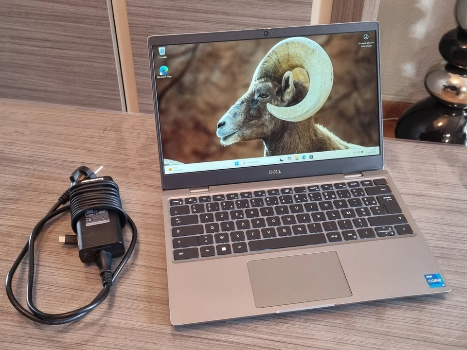 Dell Latitude 3330 · i5-1145G7 · 16GB · 256GB, photo 1 sur 5