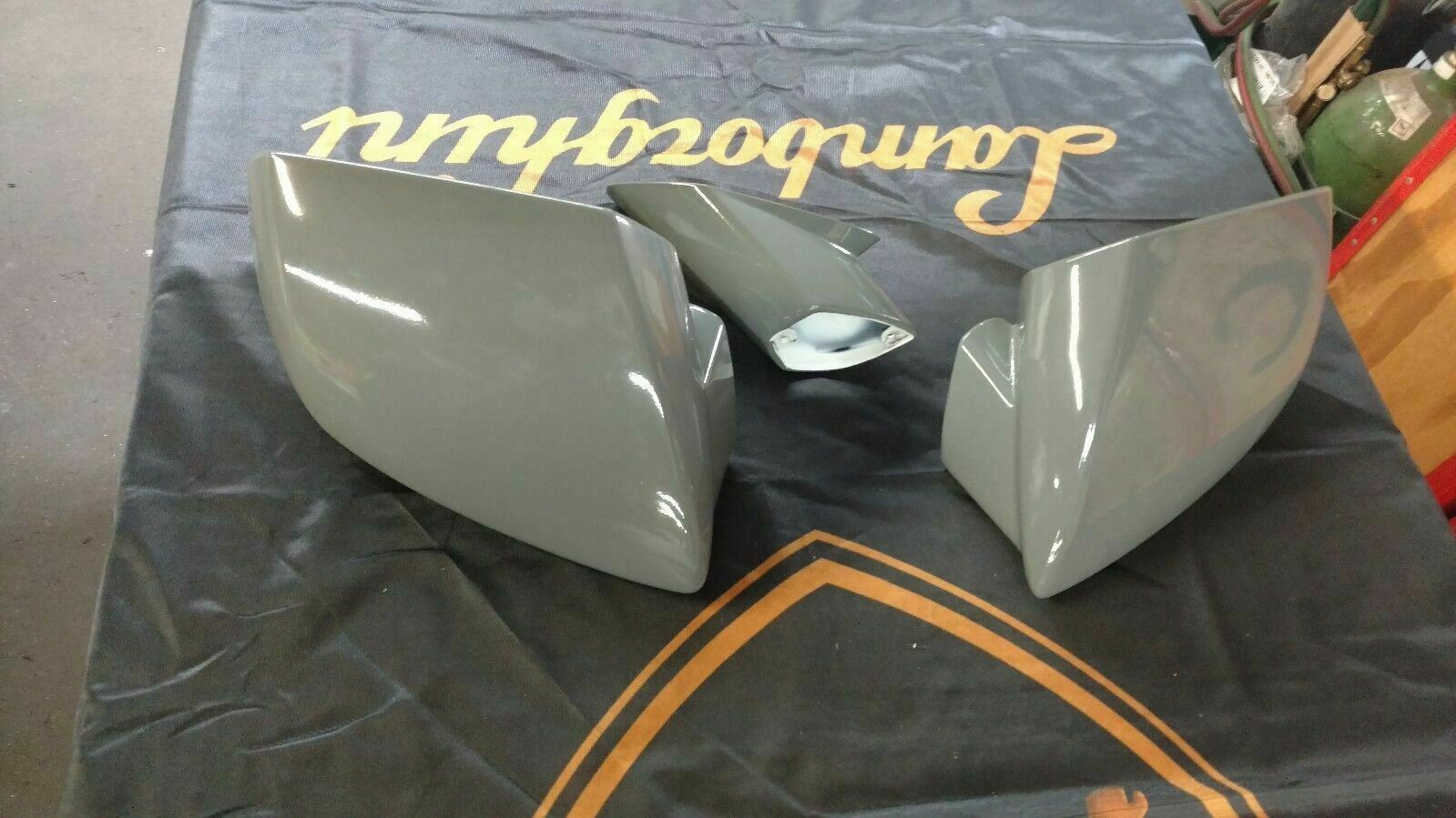 LAMBORGHINI HURACAN PASSENGER SIDE MIRROR COVER SHELL OEM 4T0857508B