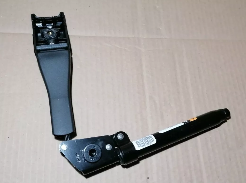 Opel Mokka Gurtstraffer rechts Tensioner Gurtschloss GM 95366788 