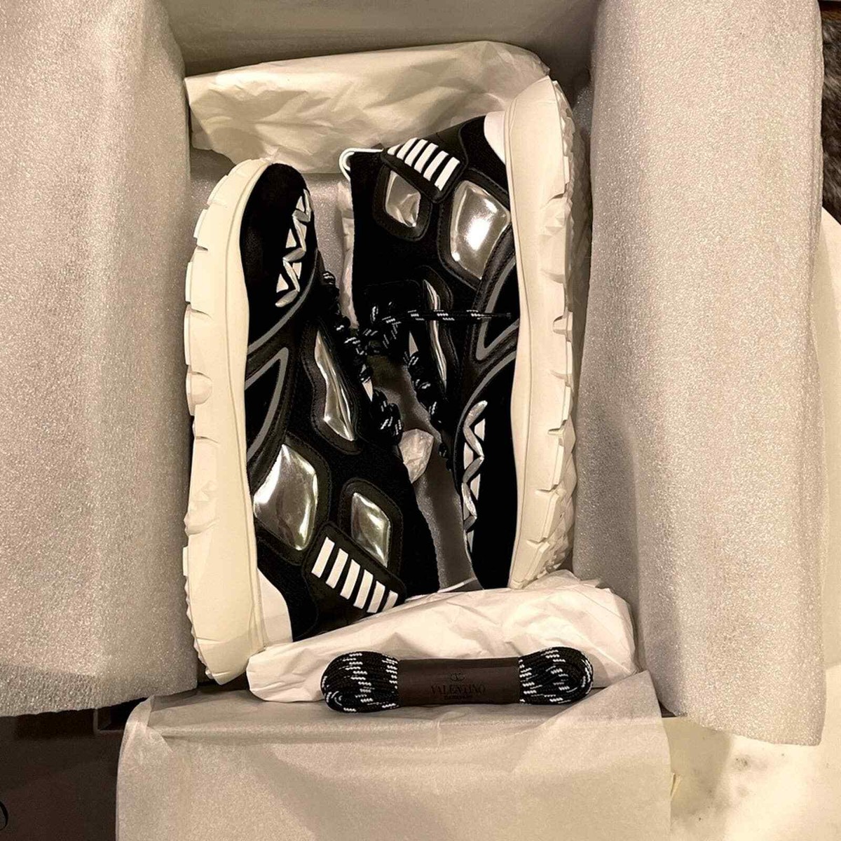 VALENTINO GARAVANI - Heroes Reflex Sneakers New In Box | eBay display picture 3