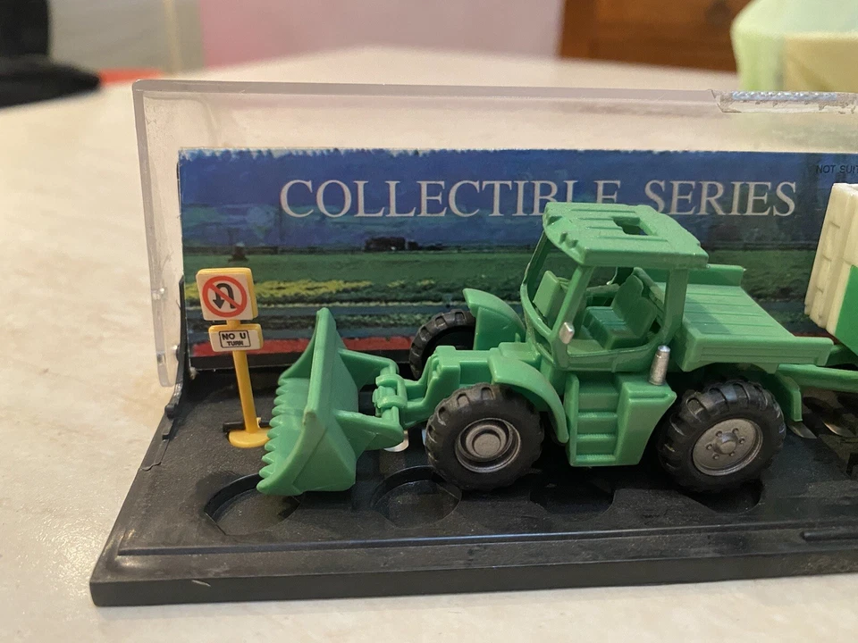 RARISSIMO TRATTORE MEZZO AGRICOLO CON RIMORCHIO ADG 1:87 IN BOX DA COLLEZIONE - Immagine 2 di 4