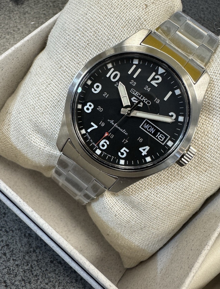 Seiko 5 sport Automatic black dial Mid-Size steel watch SRPJ81