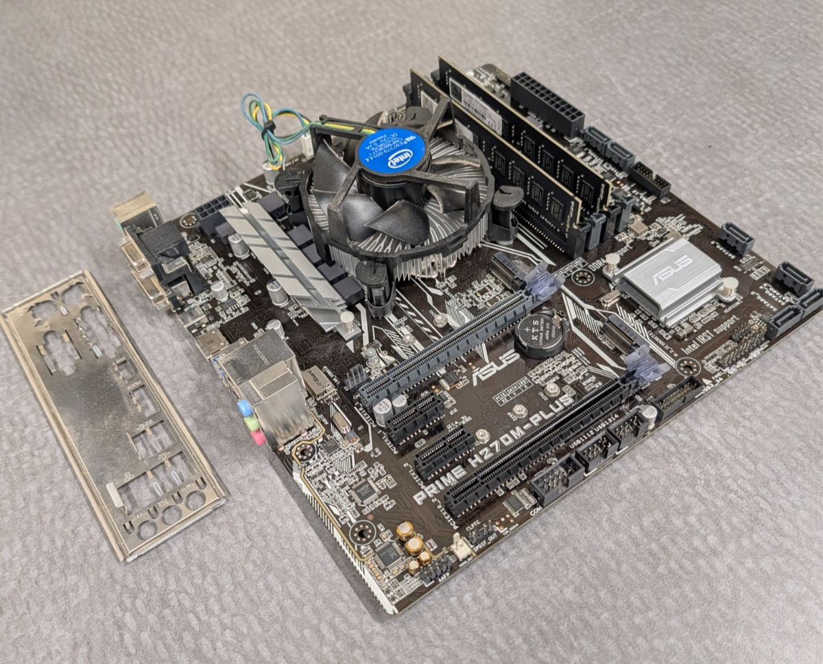 Intel Core i7-7700＋ Praim H270M-PLUS ASUS Prime H270M-Plus w/ Intel i7-7700 Processor CPU, 16GB DDR4