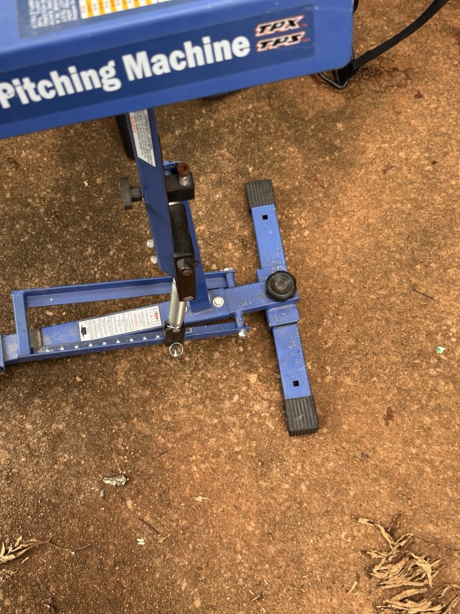 Louisville Slugger Blue Flame Ultimate Pitching Machine (L60111