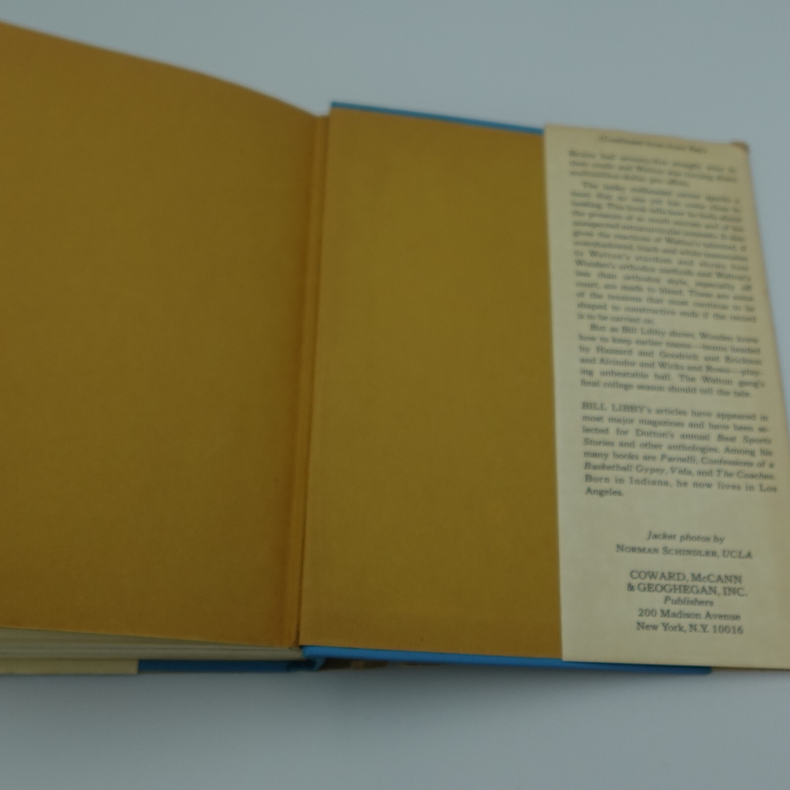 The Walton Gang  by Bill Libby  1974 Hardcover DJ Basketball UCLA College