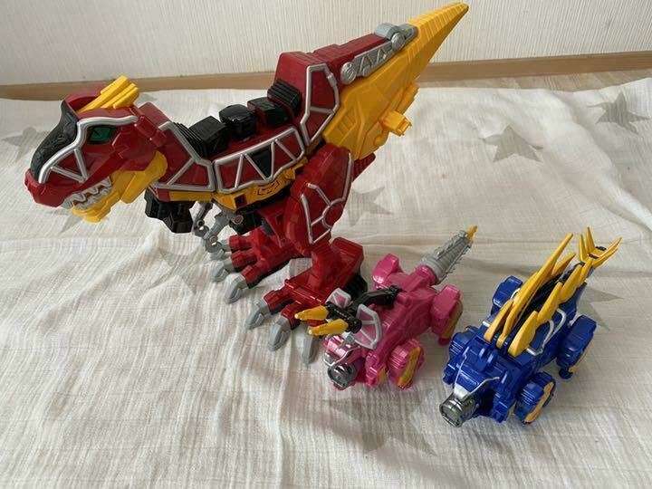 Power Rangers Dino Charge Kyoryuger DX Megazord Set Kyoryuzin