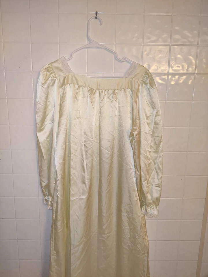 Vestido de noche amarillo vintage Cottage Core mangas de hadas grande por Deena hecho en EE. UU. Foto 3 de 4