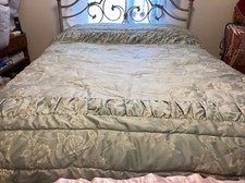 Laura Ashley Lifestyles Queen Green Floral Comforter