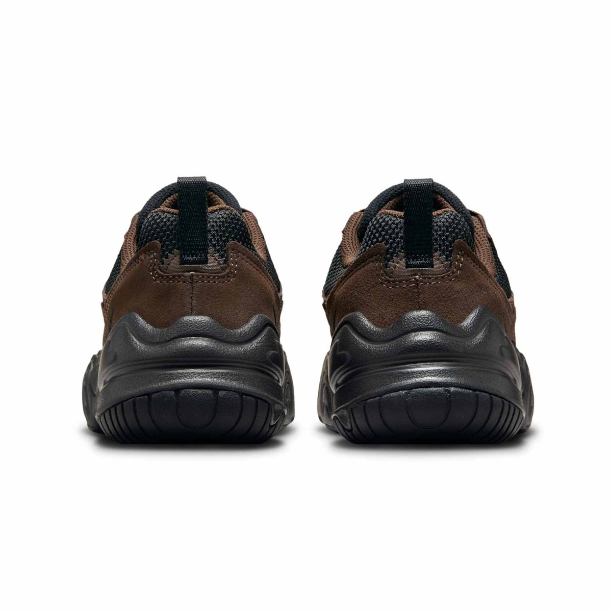 靴 Nike Tech Hera \