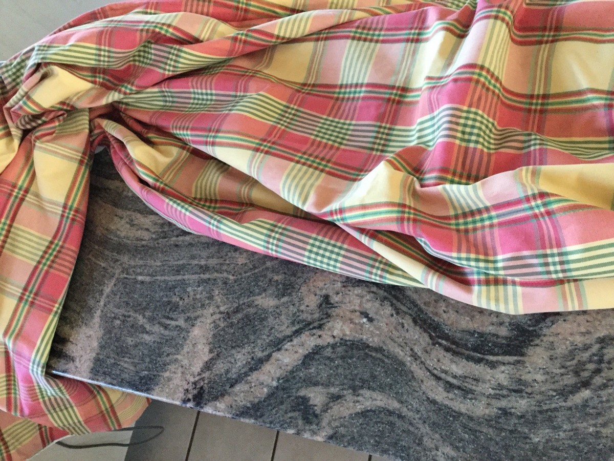 Valance De Lit Schumacher Rose Et Vert - Motif Floral Et Plaid 82" X 16" Coton