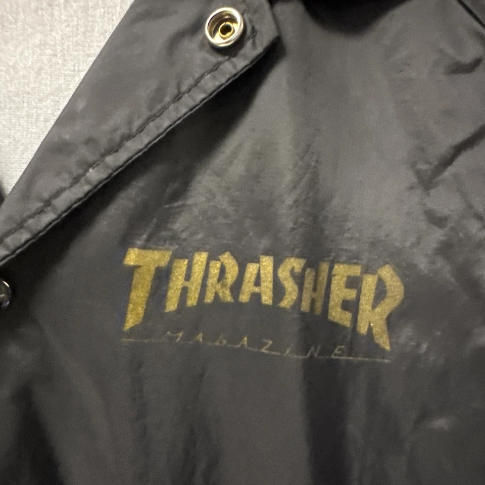 Chaqueta cortavientos Thrasher Magazine Pentagram negra dorada a presión para hombre M EE. UU. Foto 3 de 4