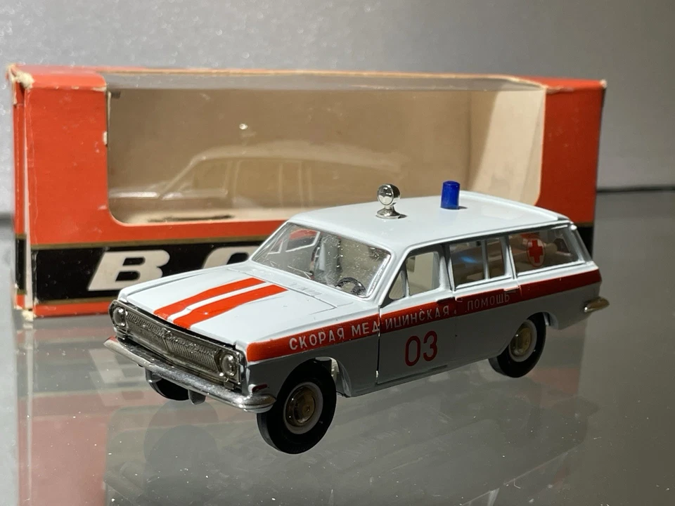 VOLGA GAZ 24-02 Ambulance A 24 NOVOEXPORT Made in Russia USSR CCCP Saratov - Bild 4 von 4