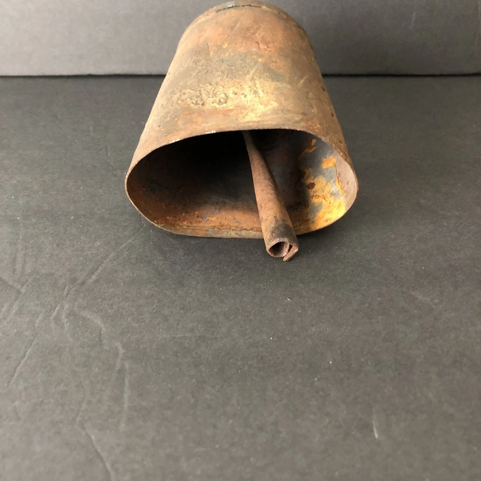 Antiguo cencerro primitivo hecho a mano... granja, occidental aprox. 5" Foto 4 de 4