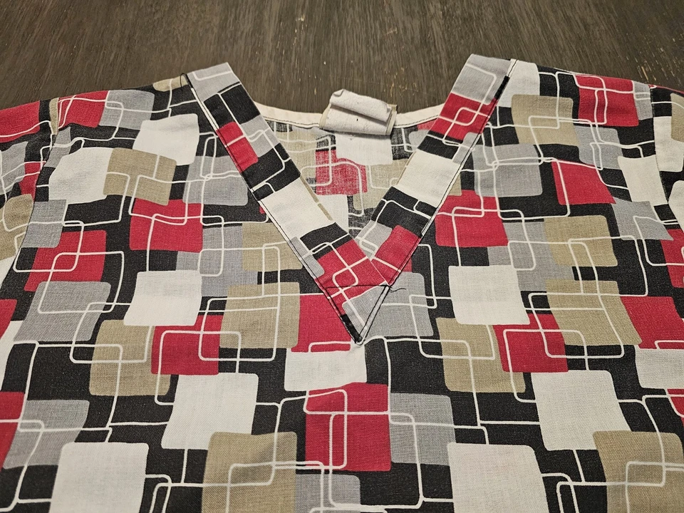 Tafford Women's Printed Scrub Top Size XS - Image 2 of 4