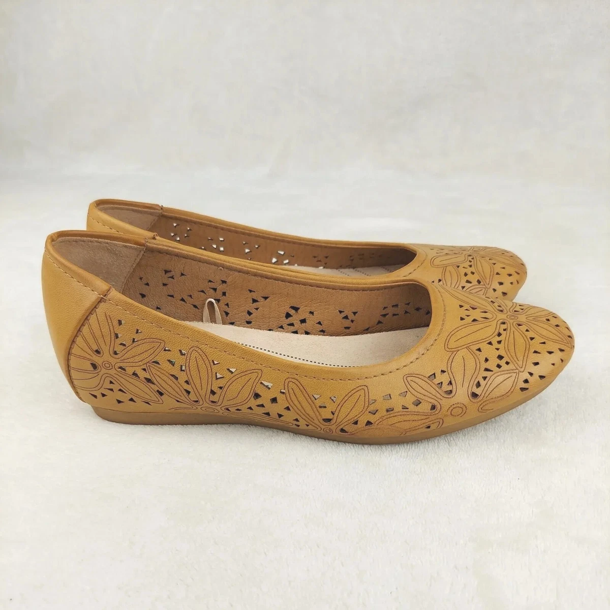 bare traps sneakers womens