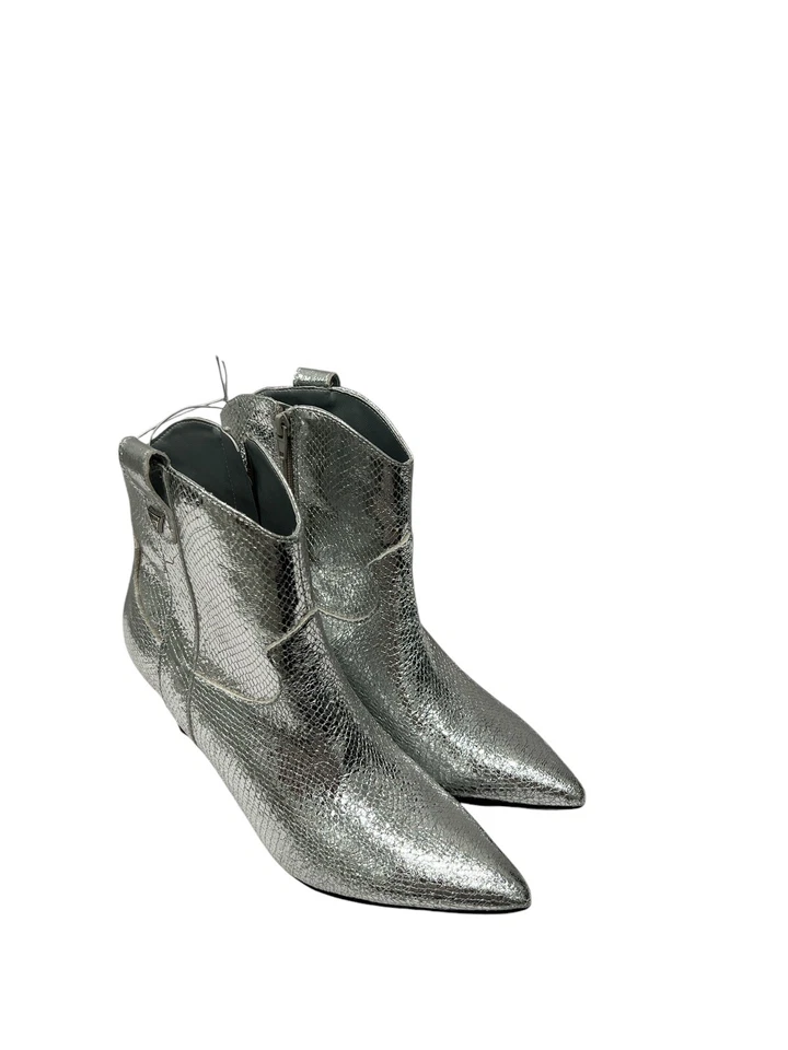 Botas de tornozelo femininas Guess prata padrão pele de cobra com salto agulha tamanho 9 - Imagem 3 de 4