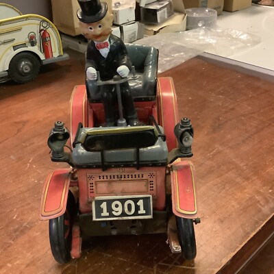 Vintage 1901 MODEL CAR DRIVER BATTERY OPERATED TIN TOY JAPAN Vintage 1901 MODEL CAR DRIVER BATTERY OPERATED TIN TOY JAPAN