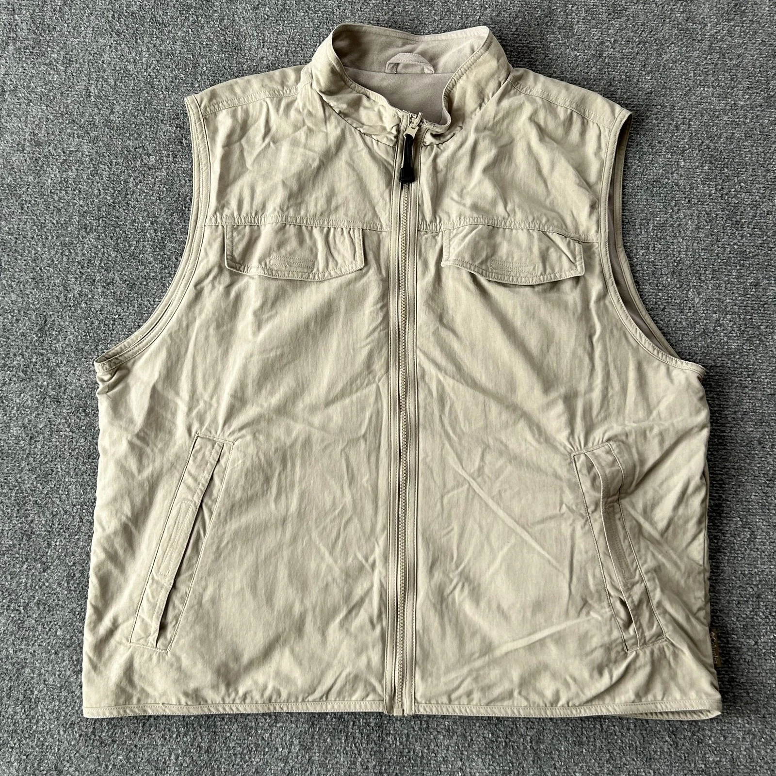 Columbia Vest Men XL Beige Nylon Fleece Reversible Fishing Hiking Outdoor