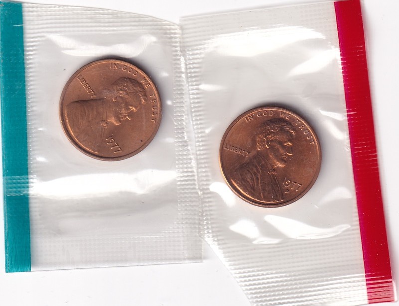 1977 P & D Lincoln Memorial Penny 1c 2Coin Set Mint in Cello #2017