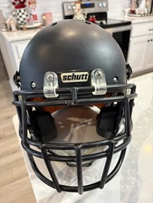 Schutt Medium 799003 YTH Air XP Hybrid Black Football Helmet