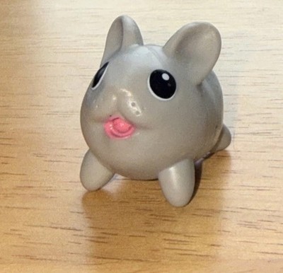Chubby Puppies Mini White Bunny 1 Inch Figure