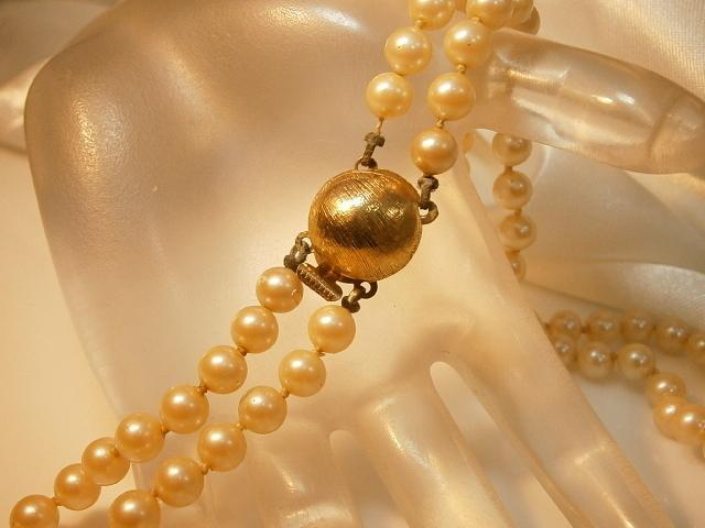 Beautiful Vintage 1950's-60's 2 Strand Faux Pearl Necklace