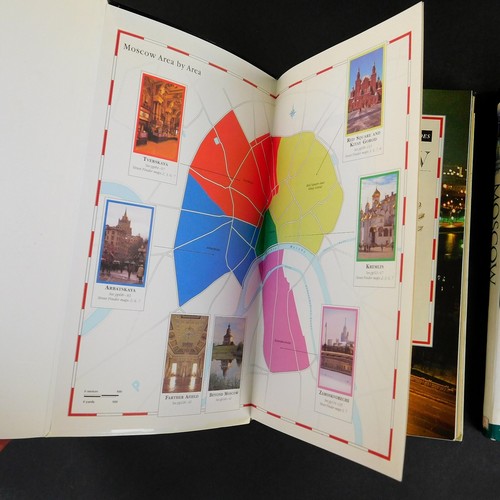 Moscow, DK Eyewitness Travel Guide, lot of 2, Kremlin-Museums, 2004 & 2001 - Foto 4 di 15