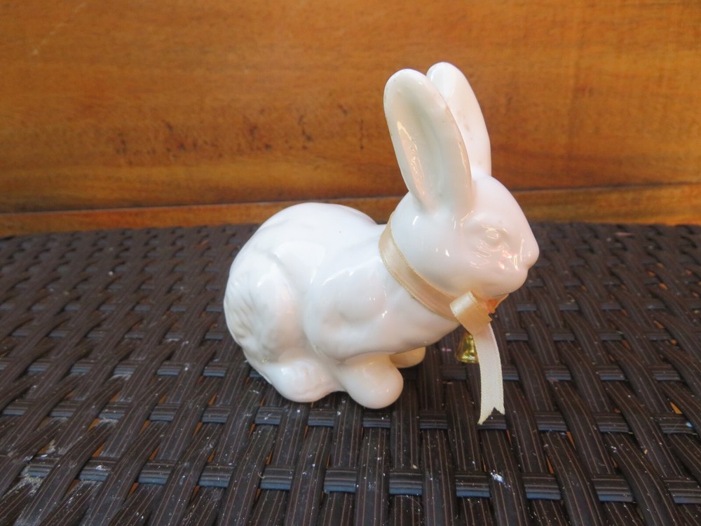 Midwest Taiwan White Rabbit Sitting Ears Up Listening Figurine Ribbon w/bell
