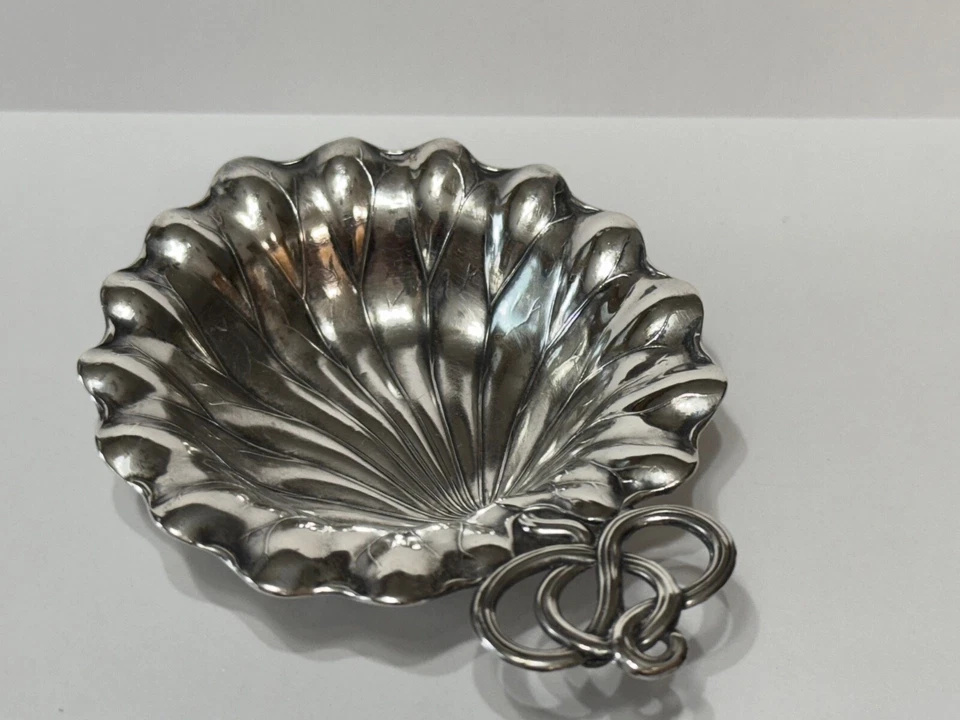 Plato de nuez de baratija de plata de ley Durgin Gorham Foto 3 de 4