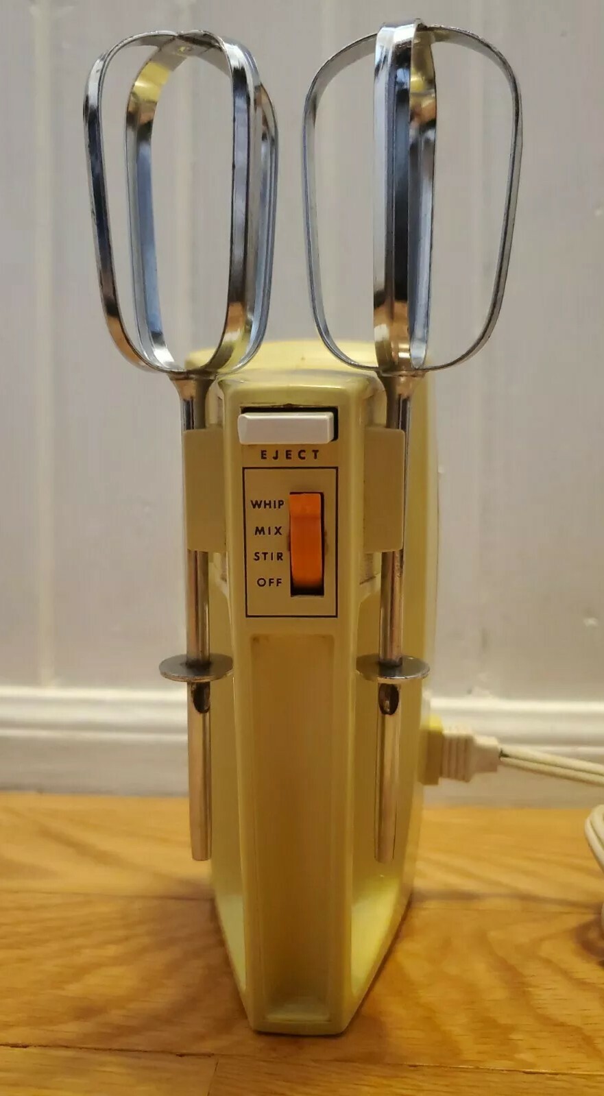 Vintage GE Hand Mixer D1M24 Harvest Gold w/ Whisks Tested eBay