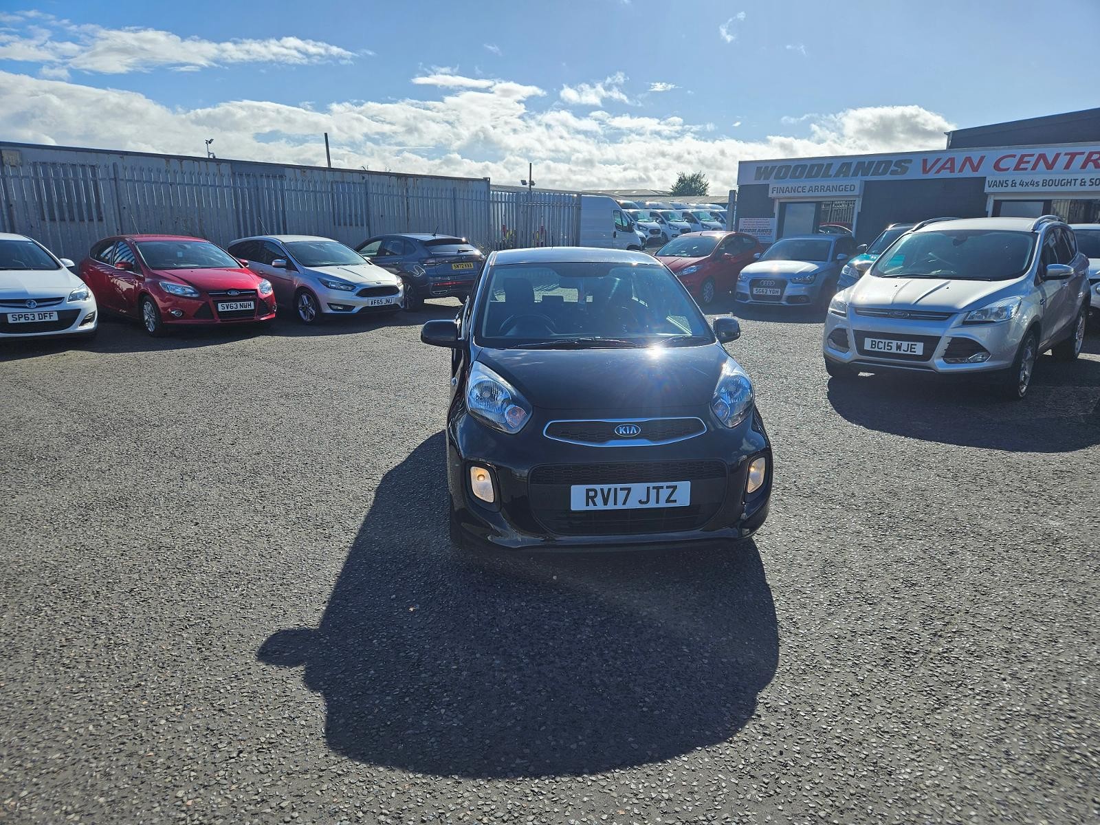2017 Kia Picanto, photograph 3