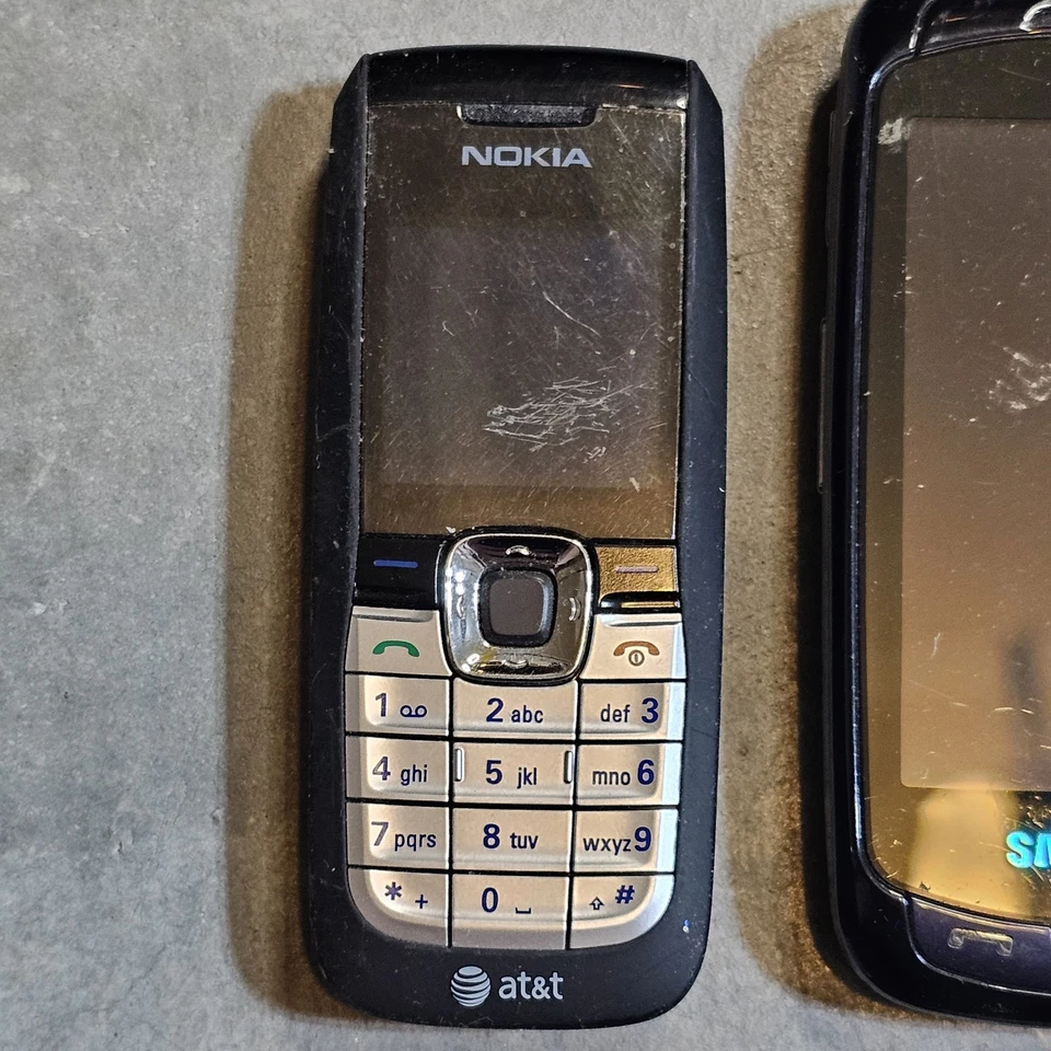 Lote de teléfonos celulares para piezas o reparación - Samsung, LG, Nokia, AT&T - SIN PROBAR Foto 2 de 4