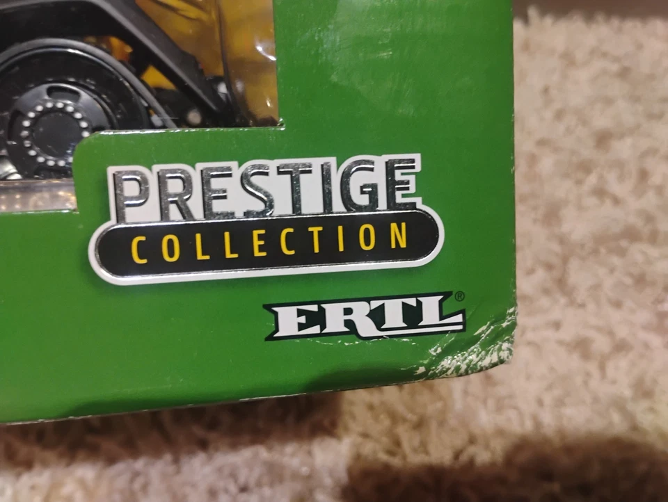1/32 John Deere 8RX 410 Tracked Tractor, Prestige Edition, Gold Dealer Award - Image 3 of 3