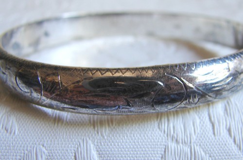 Vtg Sterling Silver Bangle BRACELET w/Hinge, Etched Floral & Zig Zag 925 D48 - Picture 8 of 9