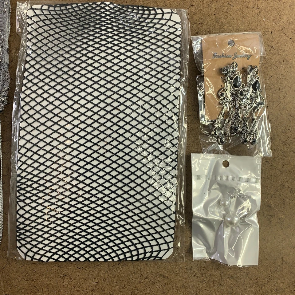 Women's Size XL Gray Sequin Fringe Flapper Dress & Accessory Set 9 Pieces NWT - Image 4 of 4