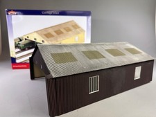 BACHMANN SCENECRAFT 44-083 Carriage Shed OO GAUGE
