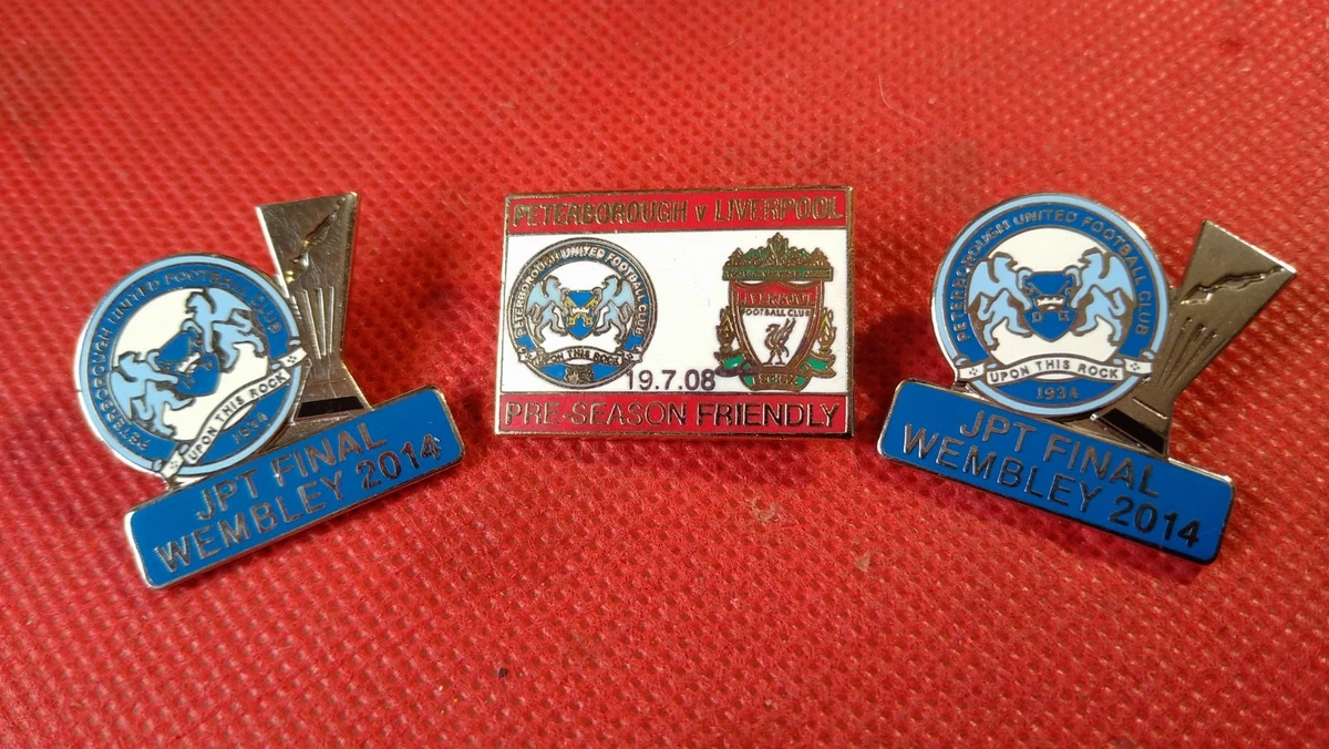 Pin's Émaillé Peterborough United - Football - Style Bimier