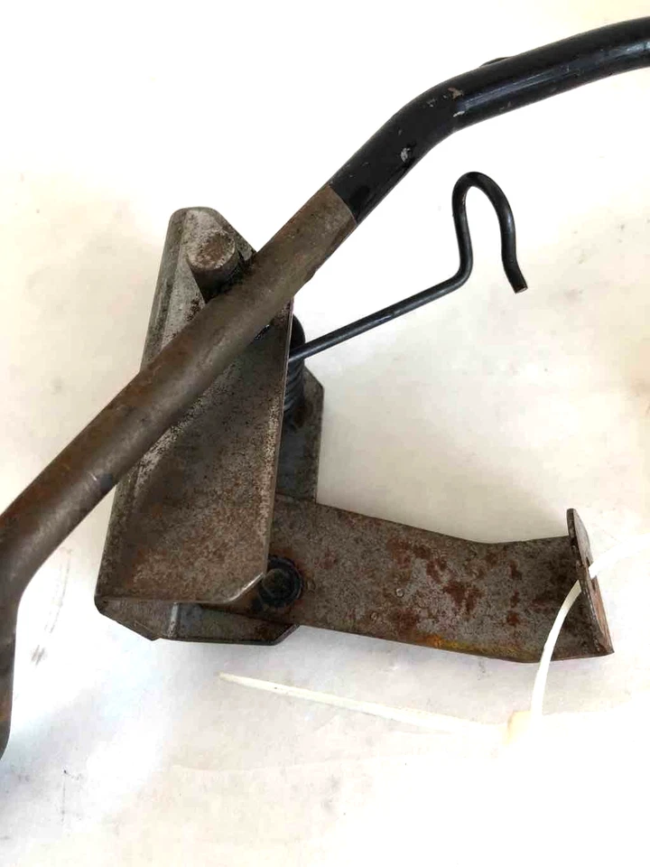 1999 Nissan Pathfinder Piso Gás Aceleração Pedal Alavanca Conjunto Usado - Imagem 2 de 4