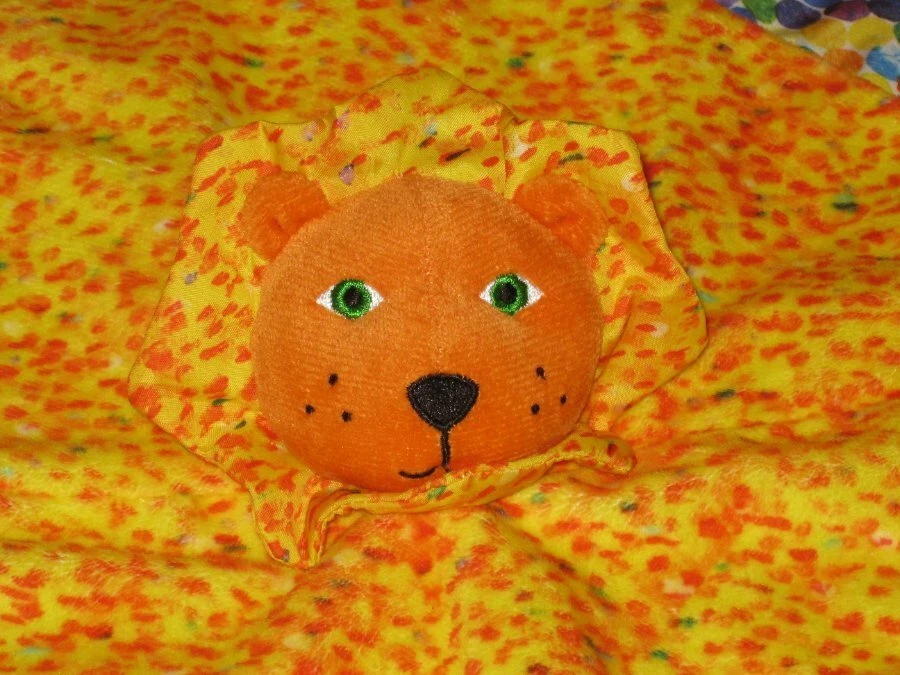 Manta de seguridad Eric Carle naranja puntos de león bebé adorable niños mordedor preferido Foto 2 de 4