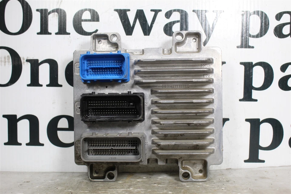 12668866 Chevrolet Sonic 2012-2016 Unidad de control del motor Módulo ECU 3B2 367 B3 Foto 3 de 4